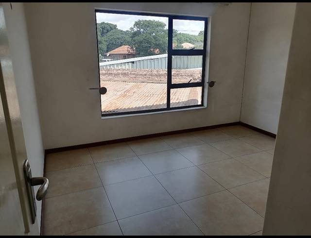 2 bed property to rent in ROBERTSHAM